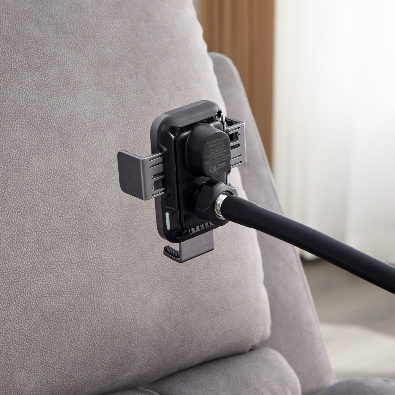 Elvara Dumonde elektromos dönthető fotel hintázó, forgó és vezeték nélküli töltési funkcióval